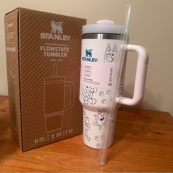 NEW Stanley The Quencher H2.0 FlowState 40 oz Tumbler Straw Bluey Bingo - Picture 2 of 10